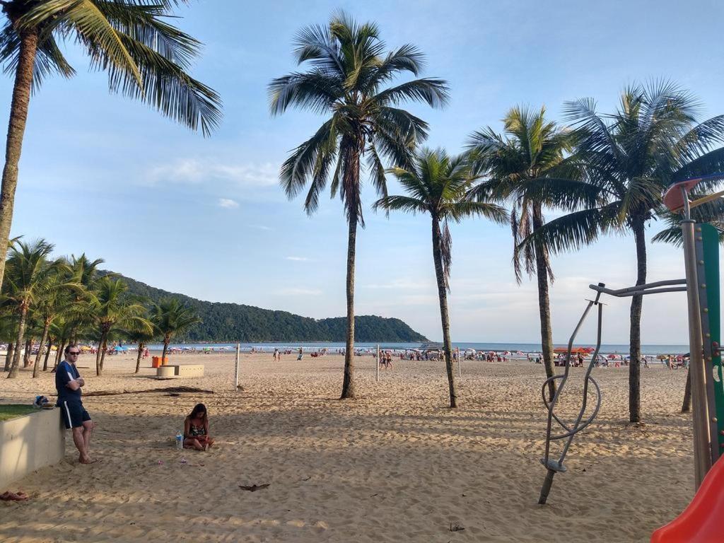 Apto Canto Do Forte - Praia Grande - Local Privilegiado - 100 Metros Da Praia - Internet Inclusa Екстер'єр фото